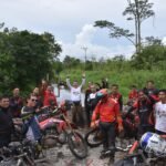 Waket I DPRD Yohanes Dampingi Bupati Kapuas Tinjau Kondisi Jalan Menggunakan Trail