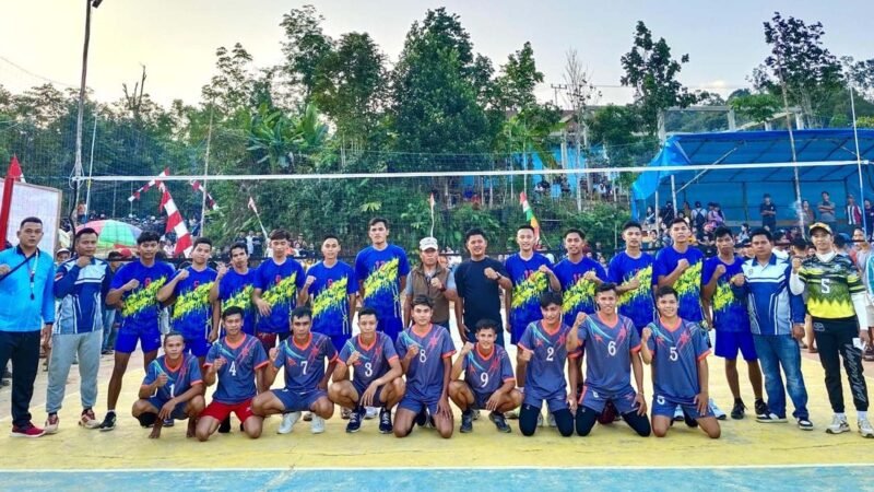 Ketua DPRD Mura Hadiri Turnamen Volly Ball Kades Cup di Desa Tabulang