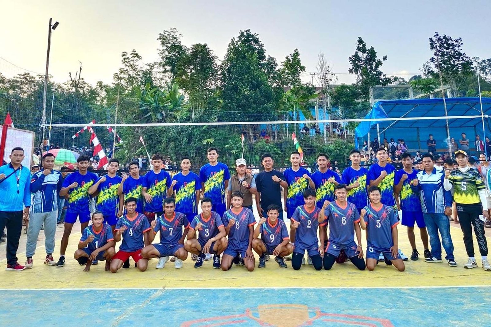 Ketua DPRD Mura Hadiri Turnamen Volly Ball Kades Cup di Desa Tabulang