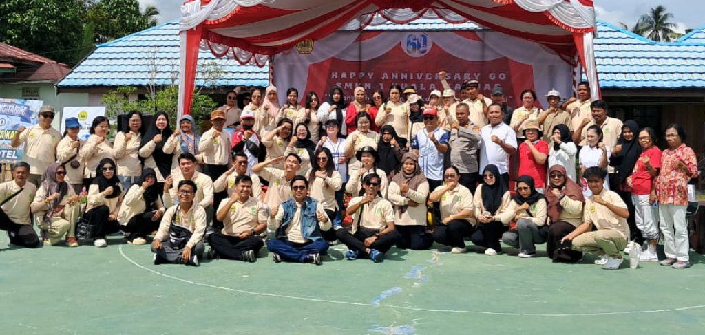 Tommy Saputra Hadiri Peringatan HUT ke- 60 SMKN 1 Kuala Kapuas