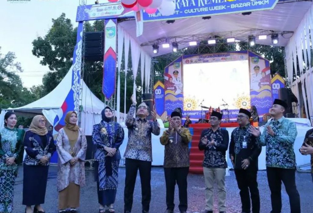 Bupati Tanah Laut Buka Pekan Raya Kemerdekaan 2025