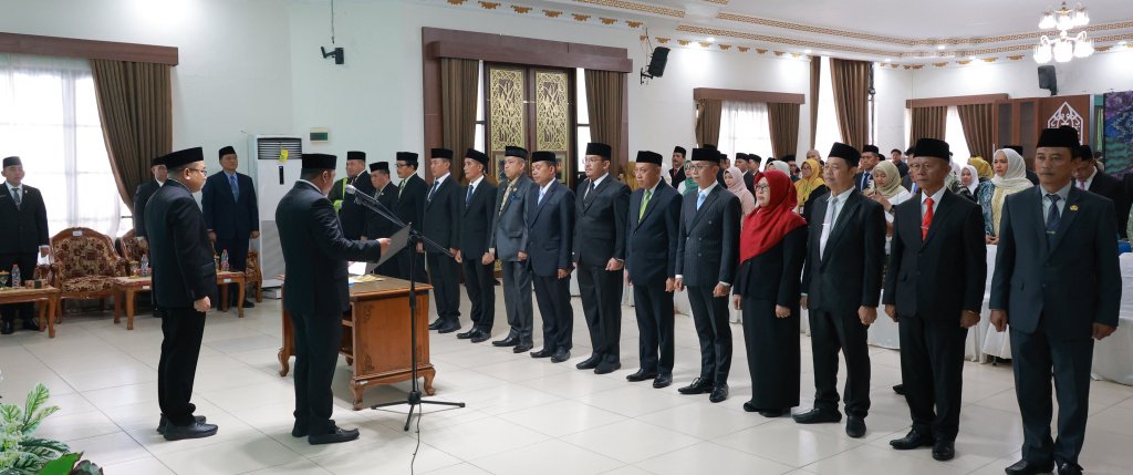 Bupati Rotasi 14 Pejabat Eselon II Lingkup Pemkab Batola