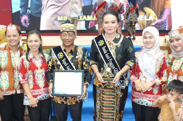 Bupati Mura Heriyus Terima Penghargaan Program Bangga Kencana dari BKKBN