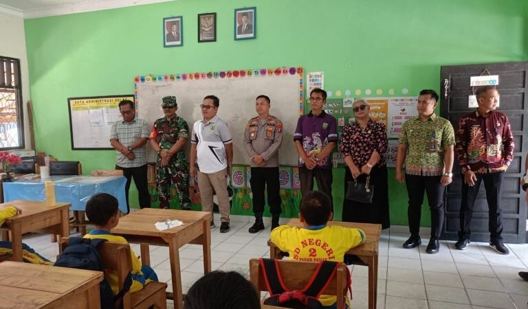 Pemkab Bartim Bersama BGN Gelar Pembukaan Program MBG di SDN 1 dan SDN 2 Pasar Panas