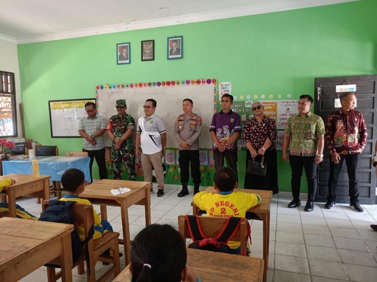 Pemkab Bartim Bersama BGN Gelar Pembukaan Program MBG di SDN 1 dan SDN 2 Pasar Panas