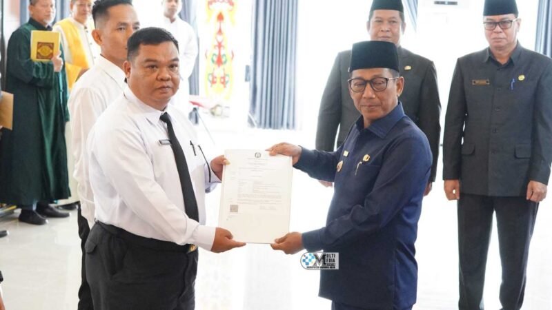 Serahkan SK PNS dan PPPK, Bupati Mura Ingatkan ASN Tingkatkan Kualitas Kerja dan Profesionalisme