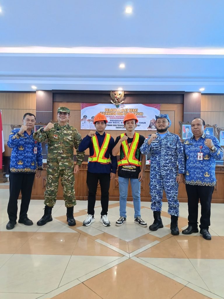 Bupati dan Wabup Bartim Lepas 28 Peserta Ikuti Pelatihan Operator Alat Berat