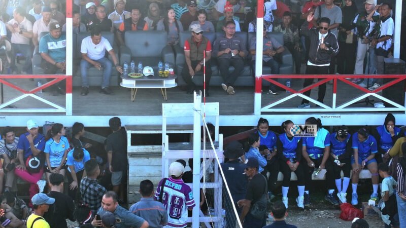 Bupati Murung Raya Hadiri Pertandingan Final Bola Voli Muara Tuhup CUP-02