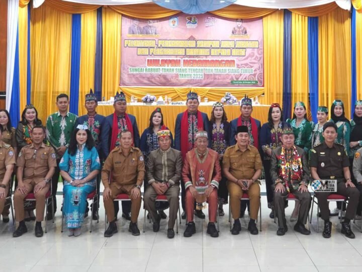 Bupati Mura Lantik Tiga Damang Kepala Adat