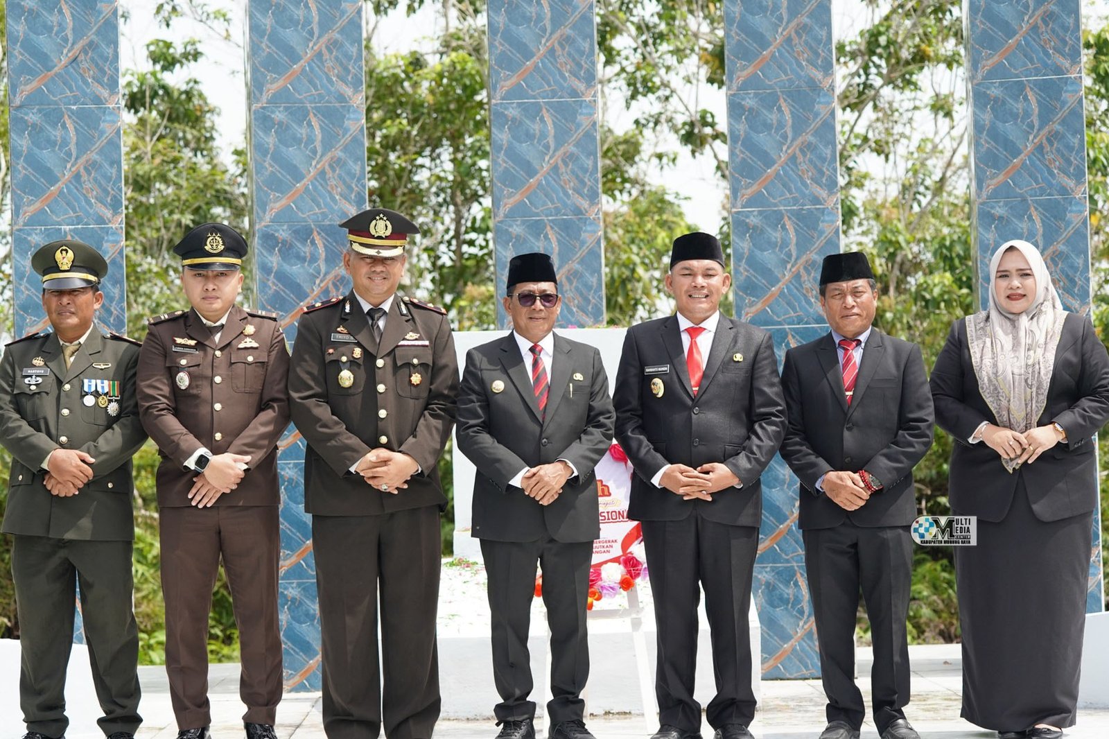 Bupati Mura Heriyus Inspektur Upacara Ziarah di Taman Makam Pahlawan