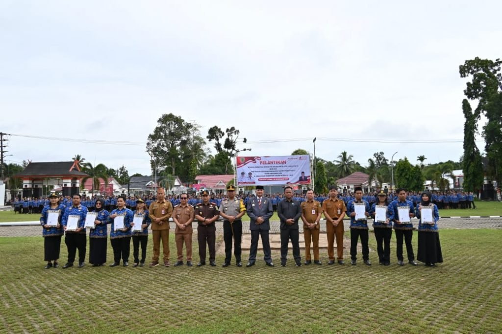 Bupati Muhammad Yamin Serahkan 580 SK-P3K Paruh Waktu