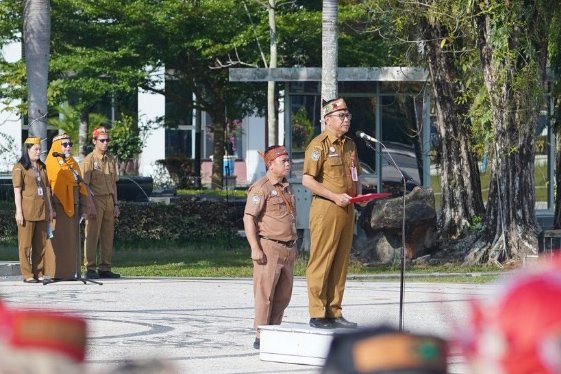 Plt. Sekda Leonard S. Ampung Pimpin Apel Pagi Lingkup Sekretariat Daerah dan Bapperida Kalteng