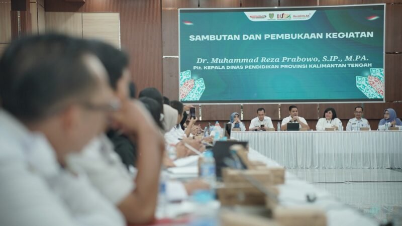 Plt Kadisdik Kalteng Tekankan Pentingnya Kepatuhan Sekolah Terhadap Sistem Pendataan Nasional dan PDSS