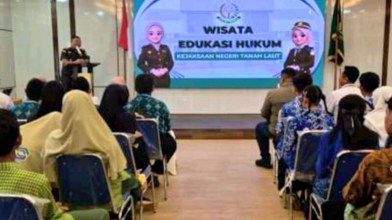 Kejari Ajak Para Siswa SMP se-Tanah Laut Mengenal Dunia Penegakan Hukum
