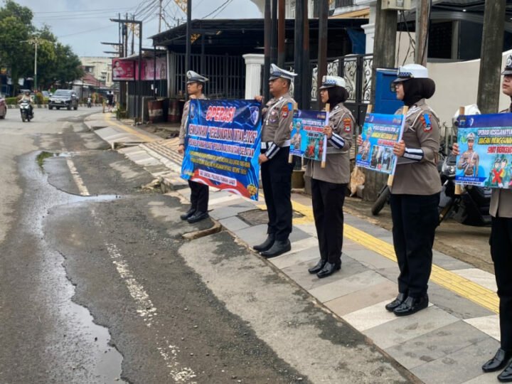 Sat Lantas Polres Tanah Laut Gelar Polantas Menyapa Pengendara