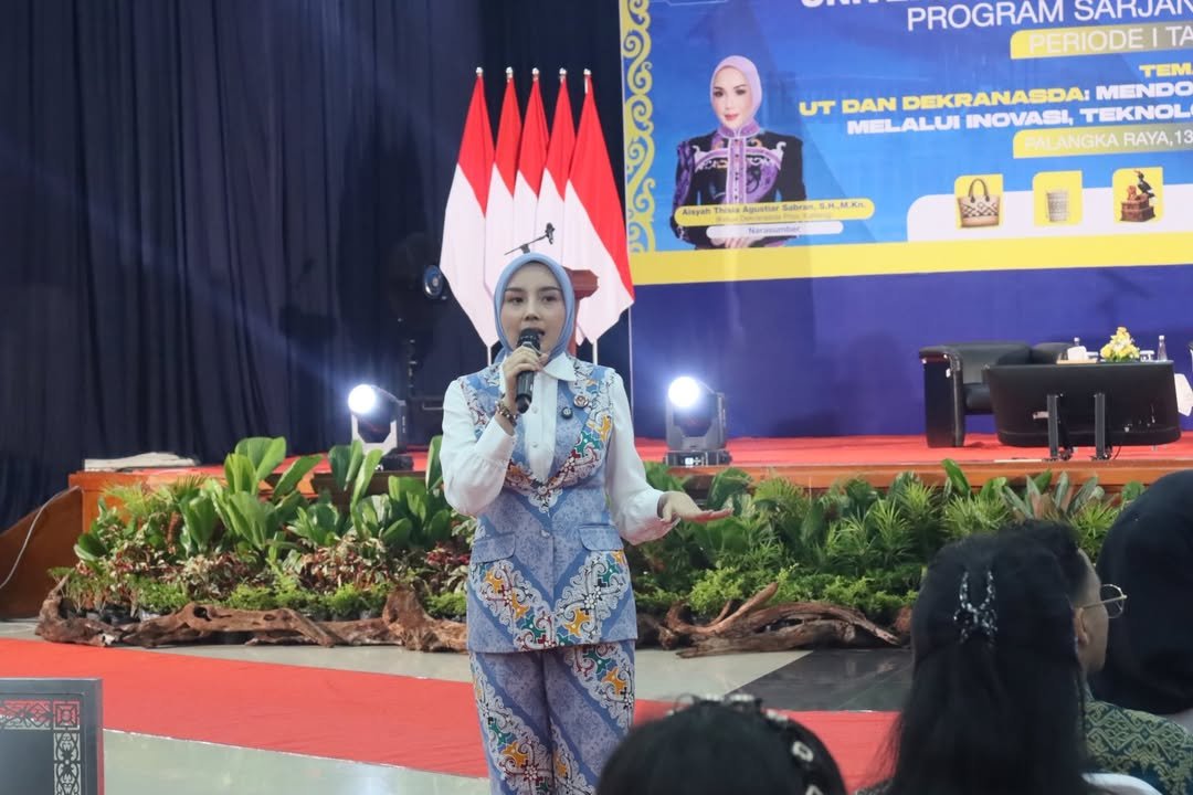Hadiri Seminar Akademik UT Palangka Raya, Ketua Dekranasda Kalteng Dorong Inovasi di Kalangan Mahasiswa