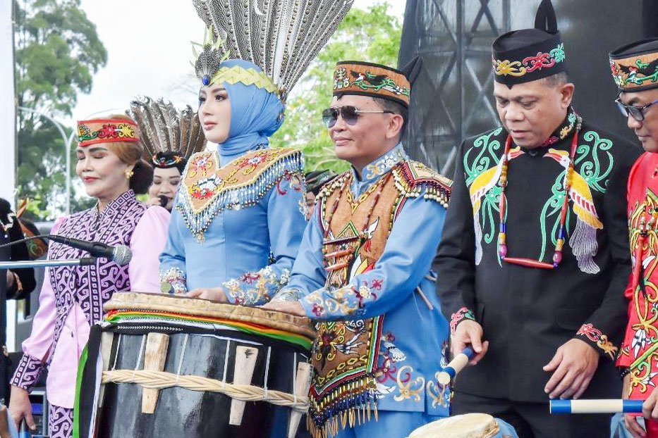 Meriahkan Harjad ke-69 Provinsi Kalteng, Gubernur Buka FBIM, Kalteng Expo dan Karnaval Budaya