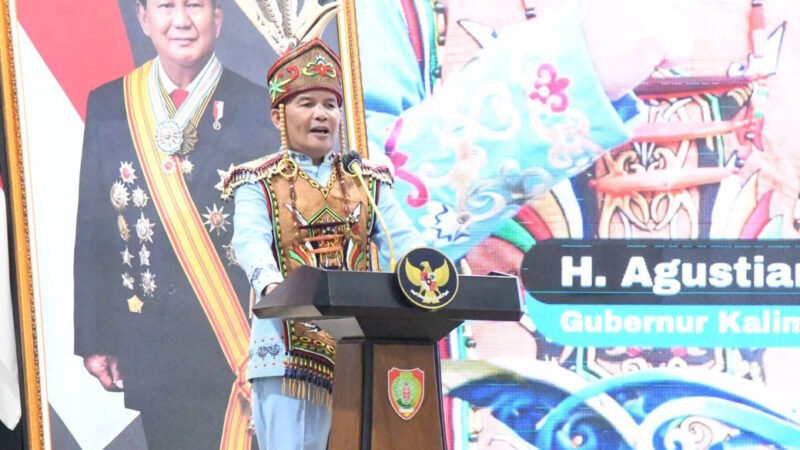 Lantik Pengurus DAD dan BATAMAD se-Kalteng, Gubernur Ajak Perkuat Peran Adat Jaga Harmoni Daerah