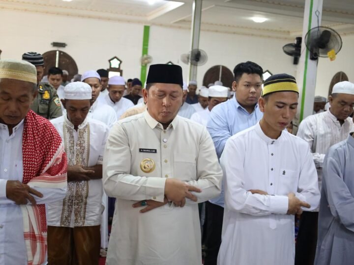 Bupati Batola Shalat Idul Adha 1447 Hijriah di Masjid Jami’iatul Khairat Tabunganen