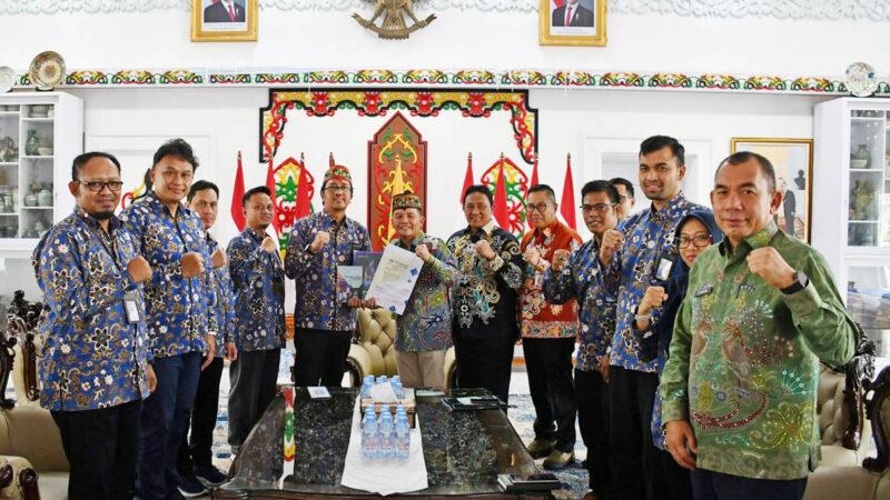 Gubernur Kalteng Terima Laporan Eksekutif Daerah Semester II 2025 dan Policy Brief dari BPKP