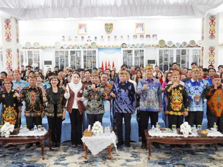 Lepas Kontingen Pesparawi XIV Kalteng Menuju Manokwari, Gubernur Serukan Semangat Isen Mulang