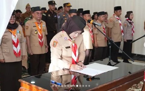Bupati Lantik Maya Savitri Sebagai Ketua Kwarcab Pramuka Barut Masa Bakti 2026–2031