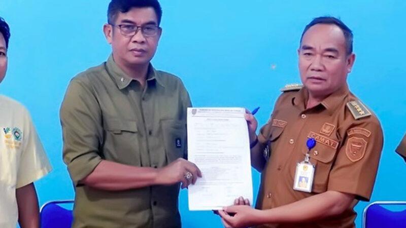 Kadispora Kalteng Lakukan Sosialisasi dan Distribusikan KHBS ke 13 Desa di Kecamatan Lahei