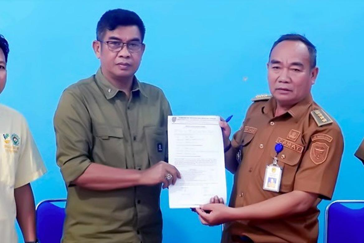 Kadispora Kalteng Lakukan Sosialisasi dan Distribusikan KHBS ke 13 Desa di Kecamatan Lahei