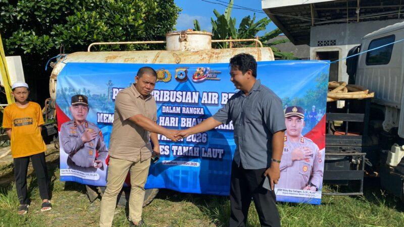 Bantu Pendistribusian Air Bersih, Ustadz Nooripansyah Ucapkan Terimakasih ke Kapolres Tanah Laut