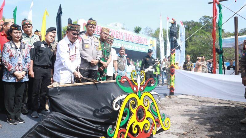 Gubernur Kalteng Laksanakan Pemancangan Tiang Perdana Awal Dimulainya Pembangunan Huma Betang